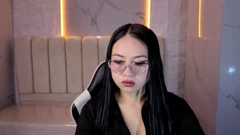 Snapshot of catalina_tx_ chatting on 02-13-26, 02:24 Online 800 to 1400 online show from 02-13-26, 02:24