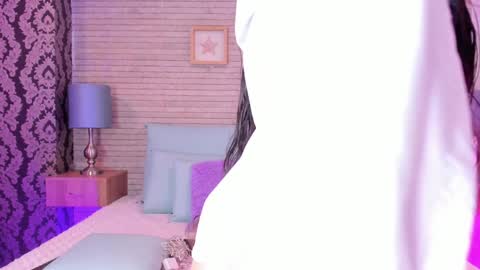 Snapshot of catalinnathompson chatting on 12-24-24, 12:00 CatalinnaThompson online show from 12-24-24, 12:00