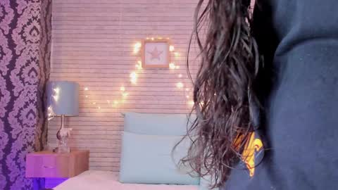 Snapshot of catalinnathompson chatting on 12-29-24, 12:01 CatalinnaThompson online show from 12-29-24, 12:01