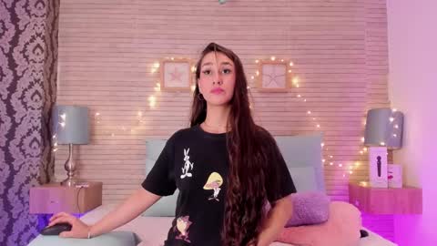 Snapshot of catalinnathompson chatting on 12-29-24, 06:05 CatalinnaThompson online show from 12-29-24, 06:05