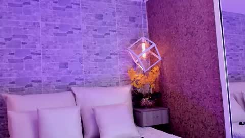 Snapshot of catalinnathompson chatting on 10-27-25, 12:09 CatalinnaThompson online show from 10-27-25, 12:09