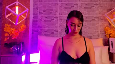 Snapshot of catalinnathompson chatting on 11-06-25, 12:06 CatalinnaThompson online show from 11-06-25, 12:06