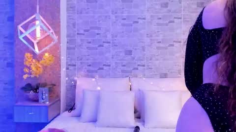 Snapshot of catalinnathompson chatting on 11-20-25, 11:54 CatalinnaThompson online show from 11-20-25, 11:54