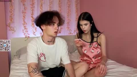 Snapshot of catchustoday chatting on 10-19-25, 10:32 Stacy and Bob online show from 10-19-25, 10:32