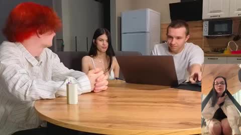 Snapshot of catchustoday chatting on 11-05-25, 12:43 Stacy and Bob online show from 11-05-25, 12:43