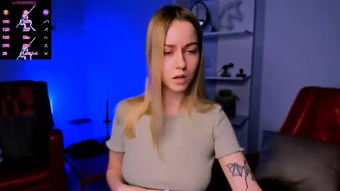 Snapshot of catherine_kitty chatting on 02-11-25, 10:04 Catherine online show from 02-11-25, 10:04