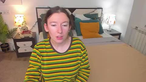 Snapshot of catherinewalls chatting on 10-07-25, 03:58 Catrin online show from 10-07-25, 03:58