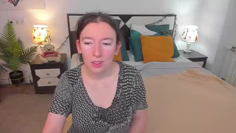 Snapshot of catherinewalls chatting on 10-09-25, 07:28 Catrin online show from 10-09-25, 07:28