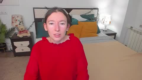 Snapshot of catherinewalls chatting on 10-13-25, 06:24 Catrin online show from 10-13-25, 06:24