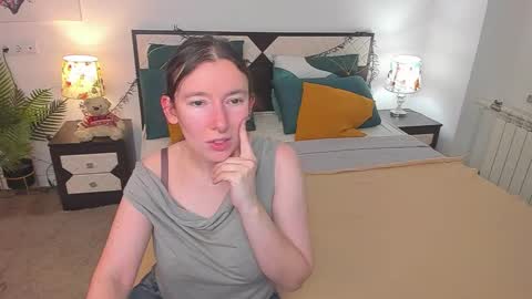 Snapshot of catherinewalls chatting on 10-15-25, 08:14 Catrin online show from 10-15-25, 08:14