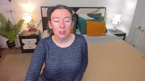 Snapshot of catherinewalls chatting on 10-21-25, 03:40 Catrin online show from 10-21-25, 03:40