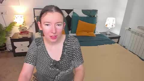 Snapshot of catherinewalls chatting on 11-11-25, 02:22 Catrin online show from 11-11-25, 02:22