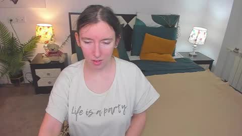 Snapshot of catherinewalls chatting on 11-16-25, 07:14 Catrin online show from 11-16-25, 07:14