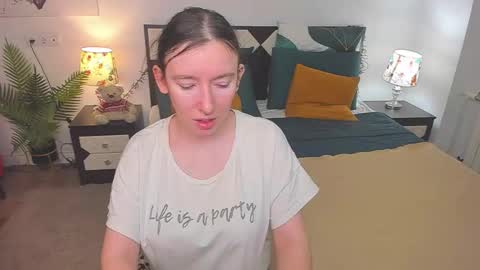 Snapshot of catherinewalls chatting on 11-18-25, 03:12 Catrin online show from 11-18-25, 03:12