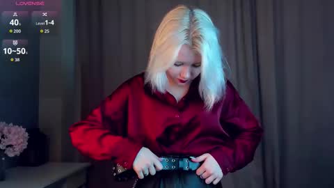 Mia online show from 03-25-26, 11:05