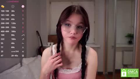 Eva  online show from 09-28-25, 05:07