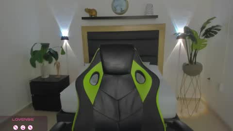 Juliana online show from 01-21-25, 03:15