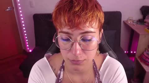 Snapshot of catsito chatting on 10-20-25, 09:15 im MIA -Independent Model MY OF is catsito3 online show from 10-20-25, 09:15