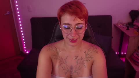 Snapshot of catsito chatting on 10-21-25, 10:21 im MIA -Independent Model MY OF is catsito3 online show from 10-21-25, 10:21