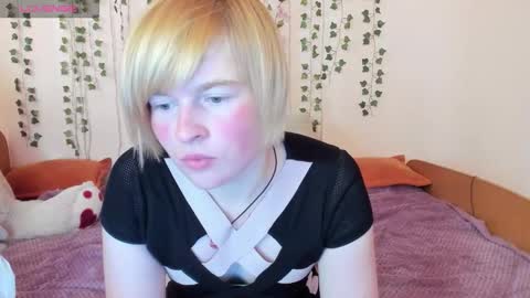 cattie_w_ online show from 10-24-25, 03:03