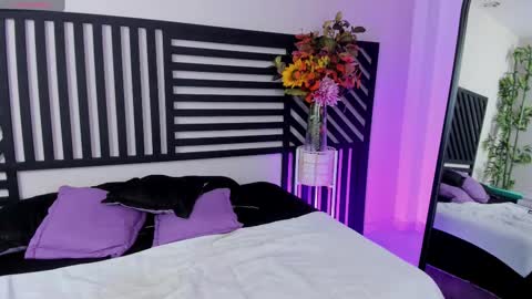 Cattleya online show from 10-21-25, 09:37