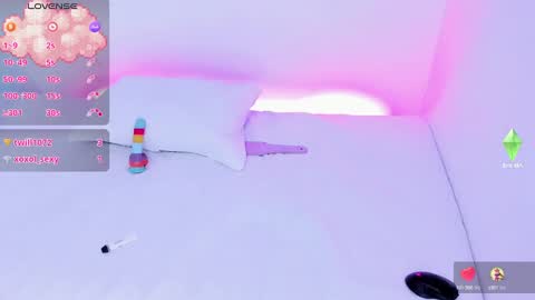 Snapshot of cattnamy chatting on 12-18-24, 01:59 CattNamy online show from 12-18-24, 01:59