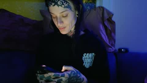 Snapshot of caulkgobbler chatting on 10-01-25, 03:23 alaska online show from 10-01-25, 03:23