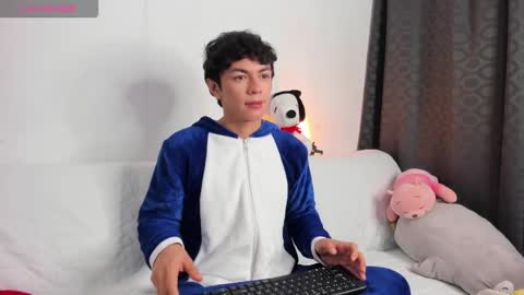 Snapshot of caydensmit chatting on 11-17-25, 04:07 Cayden online show from 11-17-25, 04:07