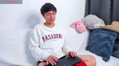 Snapshot of caydensmit chatting on 11-19-25, 06:35 Cayden online show from 11-19-25, 06:35