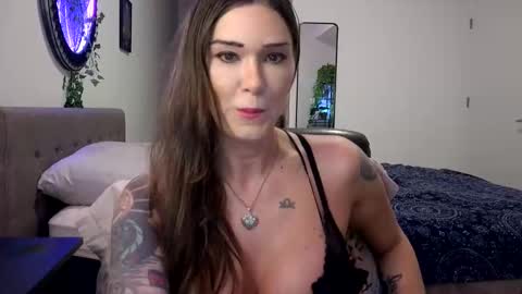 Snapshot of cayla_ chatting on 11-14-25, 02:10 Cayla online show from 11-14-25, 02:10