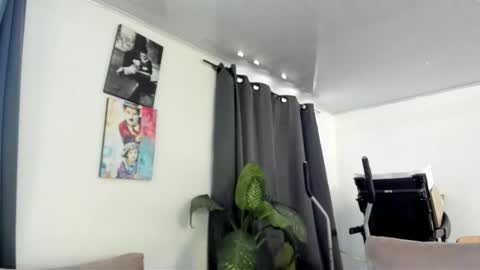 Snapshot of ccuteass chatting on 12-10-24, 01:11 ccuteass online show from 12-10-24, 01:11