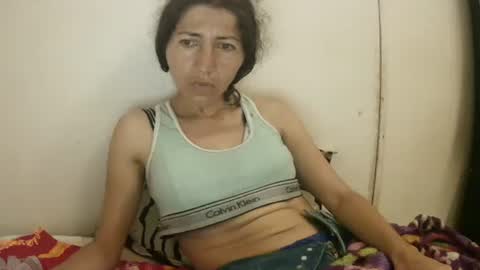 Snapshot of celeste198694 chatting on 10-28-25, 01:47 celeste198694 online show from 10-28-25, 01:47