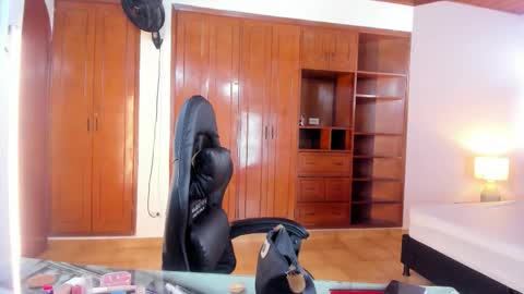 SARA  online show from 12-17-25, 06:36