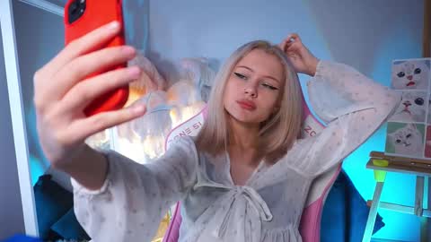 Celeste  online show from 11-08-25, 08:51