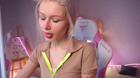 Celeste  online show from 11-16-25, 08:36