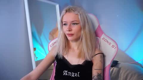 Celeste  online show from 11-18-25, 08:46