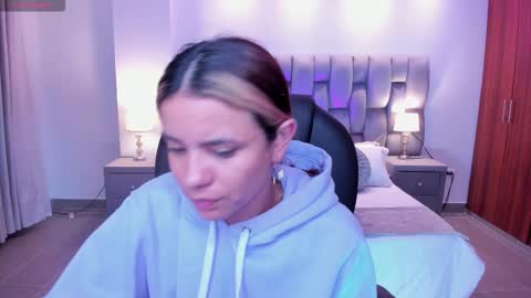 Snapshot of celestee_rain chatting on 09-14-25, 08:35 celestee_rain online show from 09-14-25, 08:35