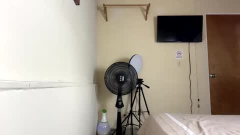 Snapshot of celesteginger chatting on 12-16-24, 01:43 celesteginger online show from 12-16-24, 01:43