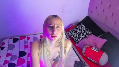 Snapshot of celestepaige__ chatting on 10-29-25, 02:30 Celeste online show from 10-29-25, 02:30