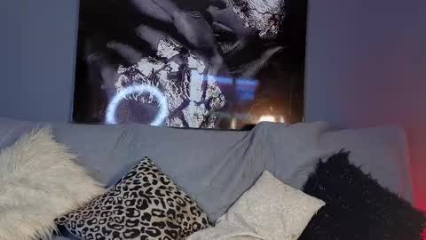 Sara online show from 11-17-25, 06:57