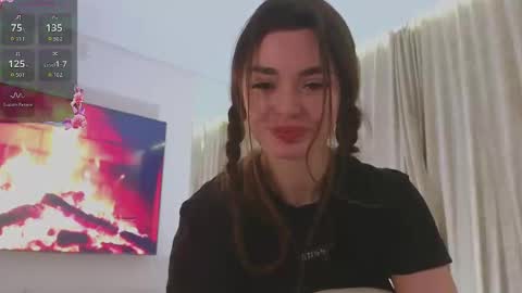 Snapshot of celinassa chatting on 02-16-25, 10:54 Aneli online show from 02-16-25, 10:54
