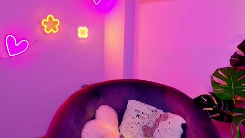  Celine  online show from 12-04-25, 03:49