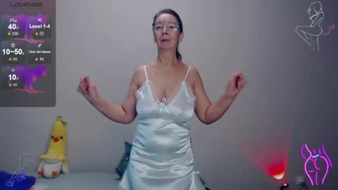 Snapshot of celine_faer1 chatting on 03-23-26, 01:09 Celine online show from 03-23-26, 01:09