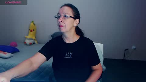 Snapshot of celine_faer1 chatting on 04-06-26, 10:38 Celine online show from 04-06-26, 10:38