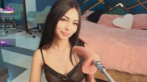 Snapshot of celine_golden chatting on 09-29-25, 05:56 CELINE online show from 09-29-25, 05:56