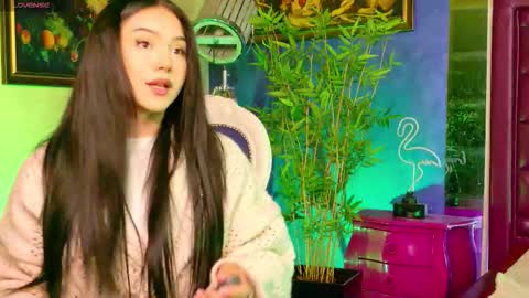 celinelow online show from 10-06-25, 04:21