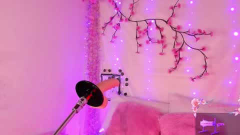 Hello guys my name is Sofi and Lizzie and  Vanessa online show from 10-30-25, 12:01