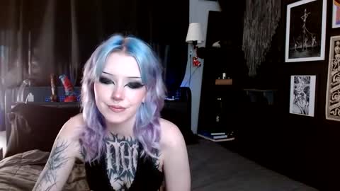 Snapshot of cerianex chatting on 01-02-25, 10:33 Averi online show from 01-02-25, 10:33