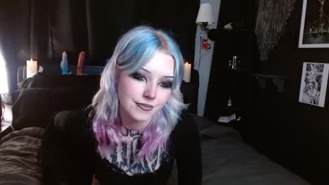 Snapshot of cerianex chatting on 01-22-25, 01:10 Averi online show from 01-22-25, 01:10