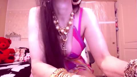 Cerise online show from 11-04-25, 12:10